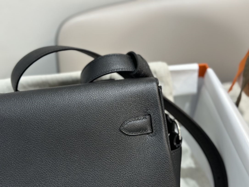 Hermes Kelly Messenger